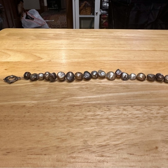 Cute gray beaded bracelet. - Picture 2 of 2